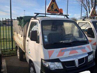 صورة ل شاحنات مسطحة 2015 بياجيو Porter