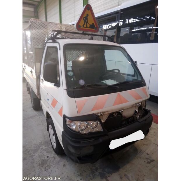 2015 بياجيو Porter-46473827