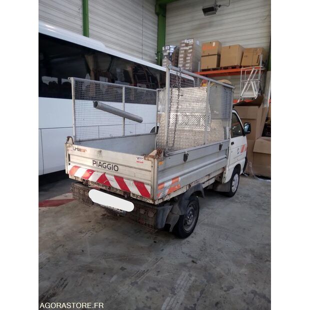 2015 بياجيو Porter-46473830