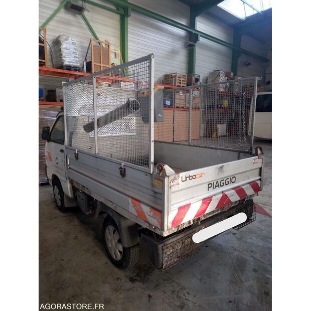 2015 بياجيو Porter-46473832