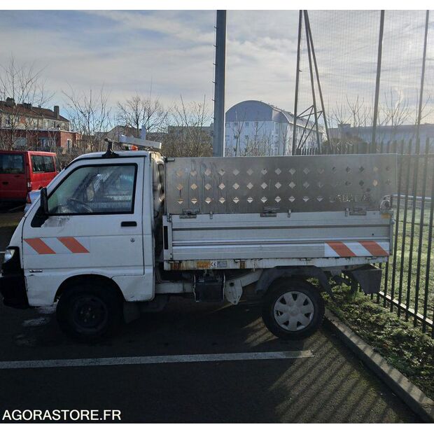 2015 بياجيو Porter-46473833