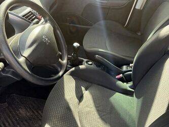 2009-peugeot-206-1440670-46473843