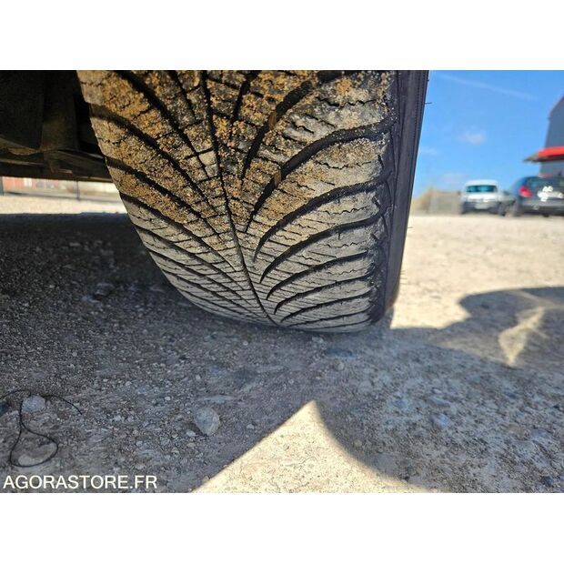 2009 Peugeot 207-46473937