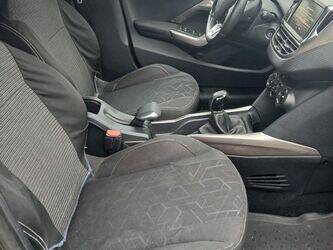 2014-peugeot-2008-1440690-46474053