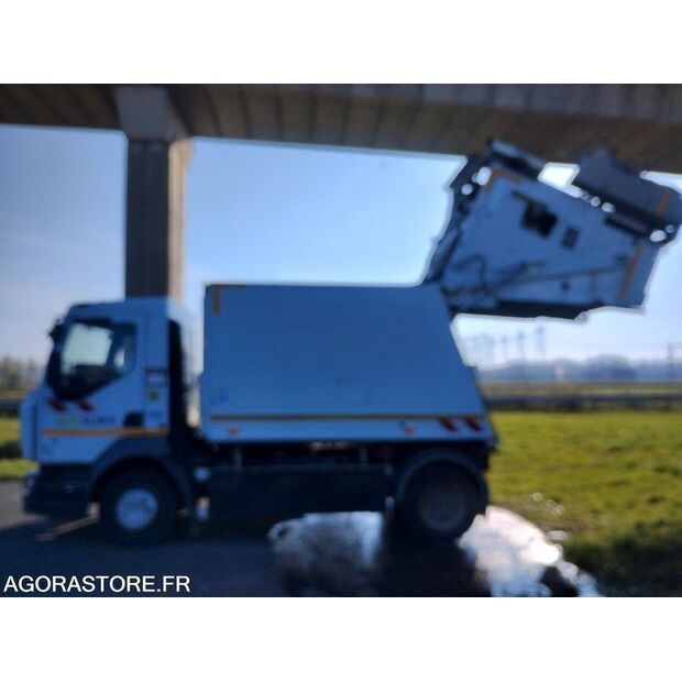 2015 Renault D-46474064