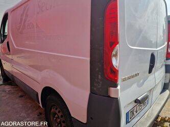 2014-renault-trafic-1440692-46474096