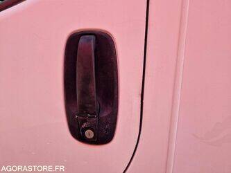 2014-renault-trafic-1440692-46474100