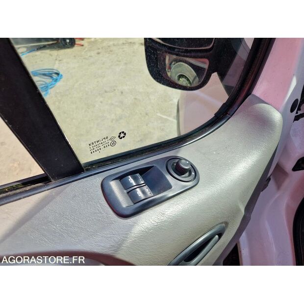 2014 Renault Trafic-46474102