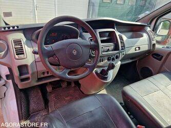 2014-renault-trafic-1440692-46474104