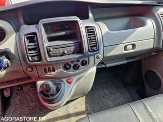 2014-renault-trafic-1440692-46474106