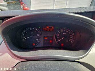 2014-renault-trafic-1440692-46474108