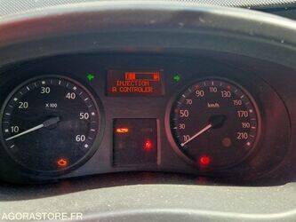 2014-renault-trafic-1440692-46474110