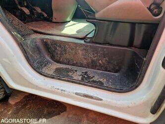 2014-renault-trafic-1440692-46474111