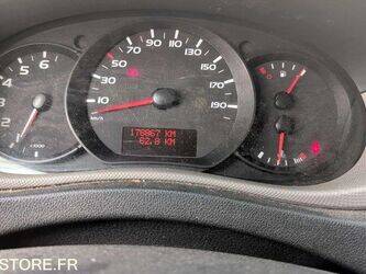 2014-renault-master-1440710-46474310