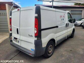 2014-renault-trafic-1440713-46474345