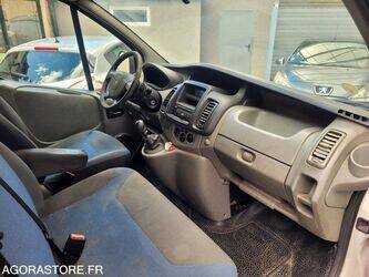 2014-renault-trafic-1440713-46474347