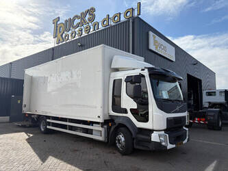 صورة ل شاحنات صندوقية 2017 فولفو FL