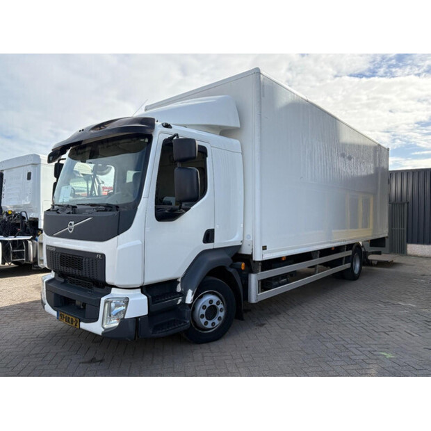 2017 فولفو FL-46474738