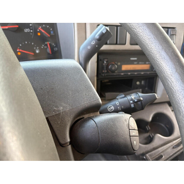 2017 فولفو FL-46474745