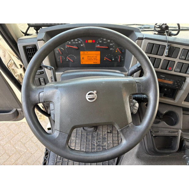 2017 فولفو FL-46474746