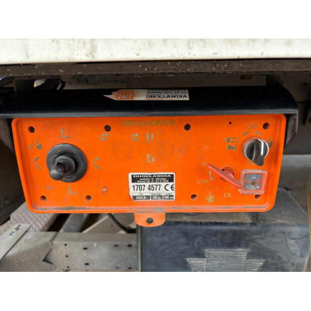 2017 فولفو FL-46474747