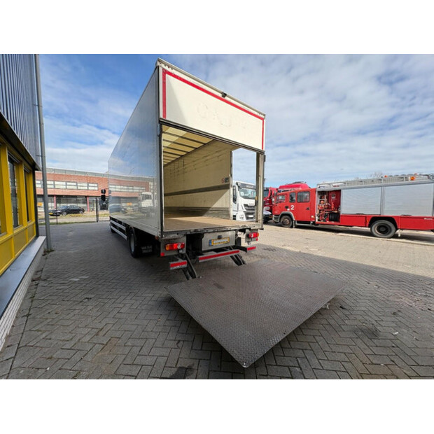 2017 فولفو FL-46474748