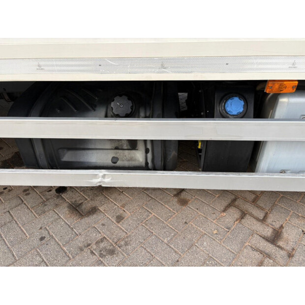 2017 فولفو FL-46474749