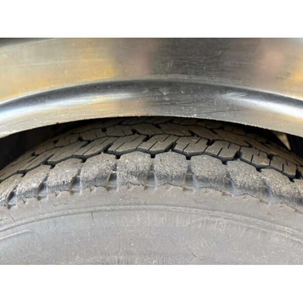 2017 فولفو FL-46474751