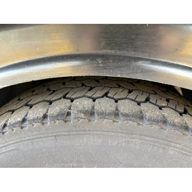 2017 فولفو FL-46474752