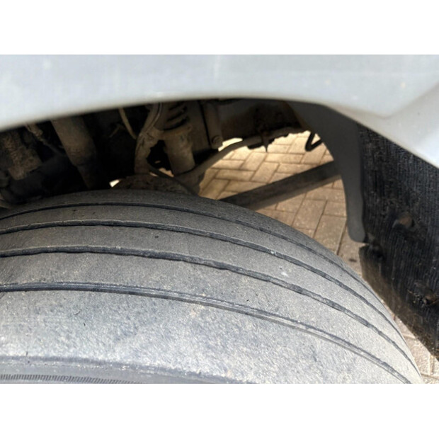 2017 فولفو FL-46474755