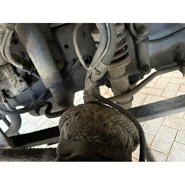 2017 فولفو FL-46474756