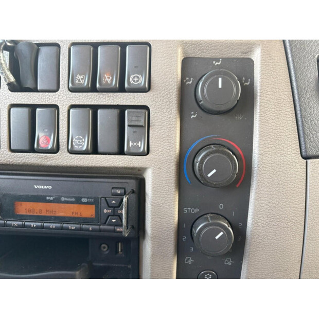 2017 فولفو FL-46474764