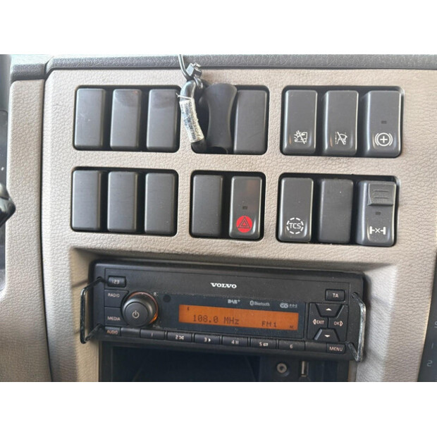 2017 فولفو FL-46474765