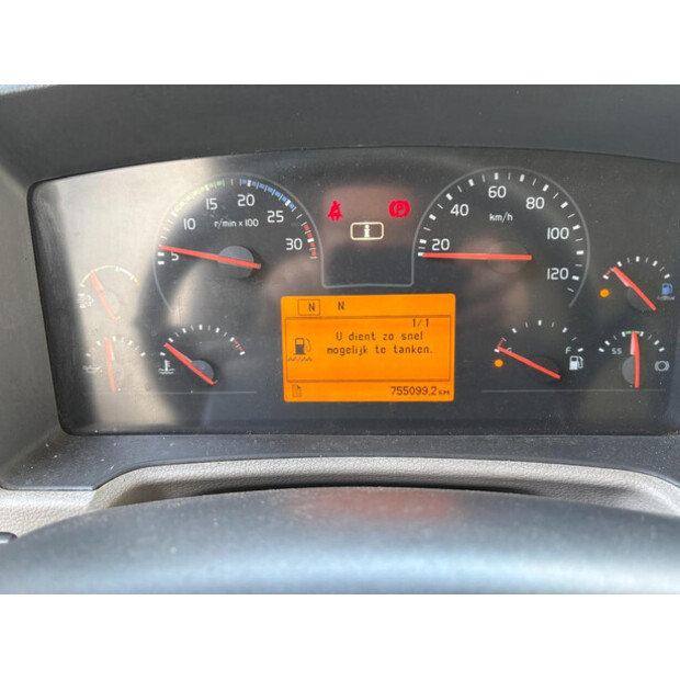 2017 فولفو FL-46474771