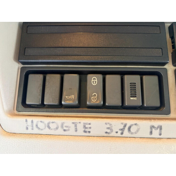 2017 فولفو FL-46474774