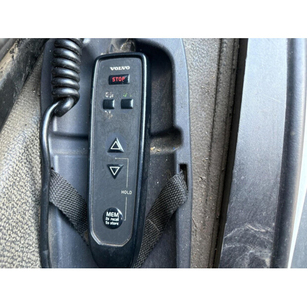 2017 فولفو FL-46474775