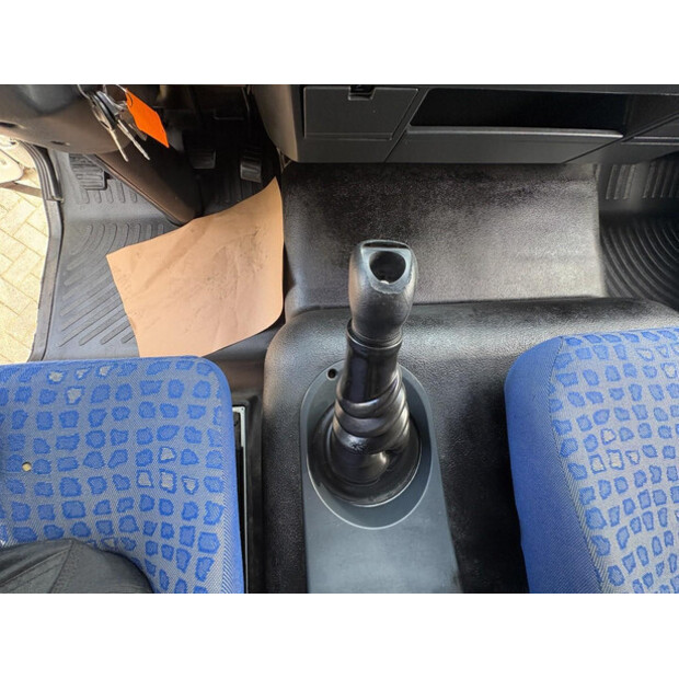 2005 مان L2000-46474819