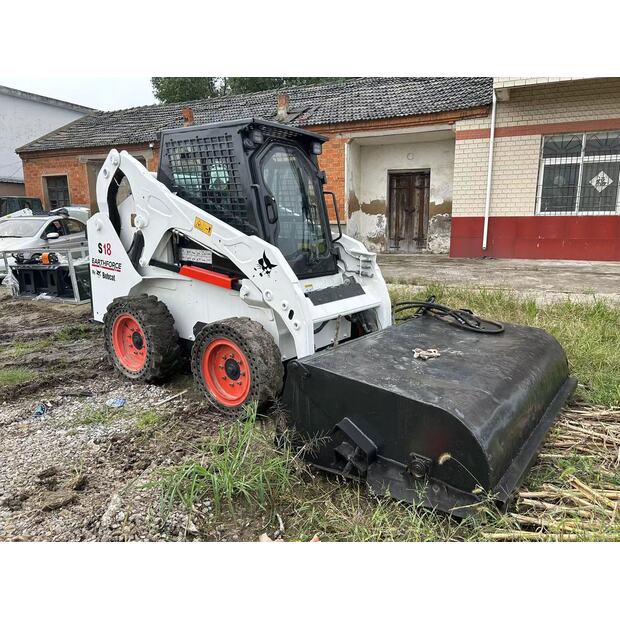 2020 بوبكات S18-46475086