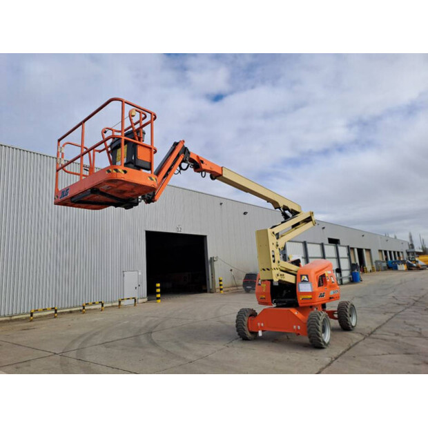 2022 جيه ال جي EC520AJ-46475290