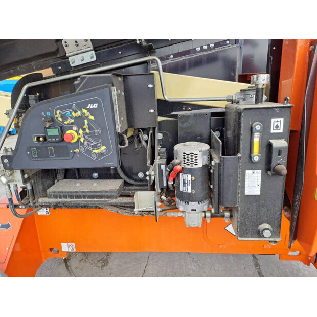 2022 جيه ال جي EC520AJ-46475296