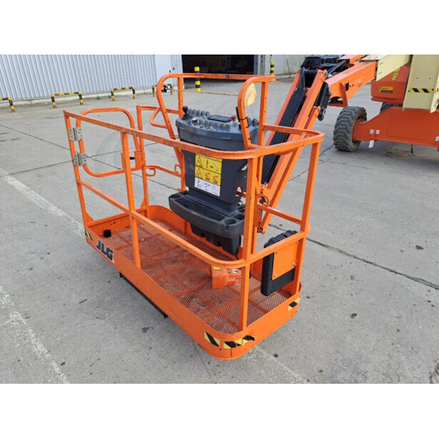 2022 جيه ال جي EC520AJ-46475301