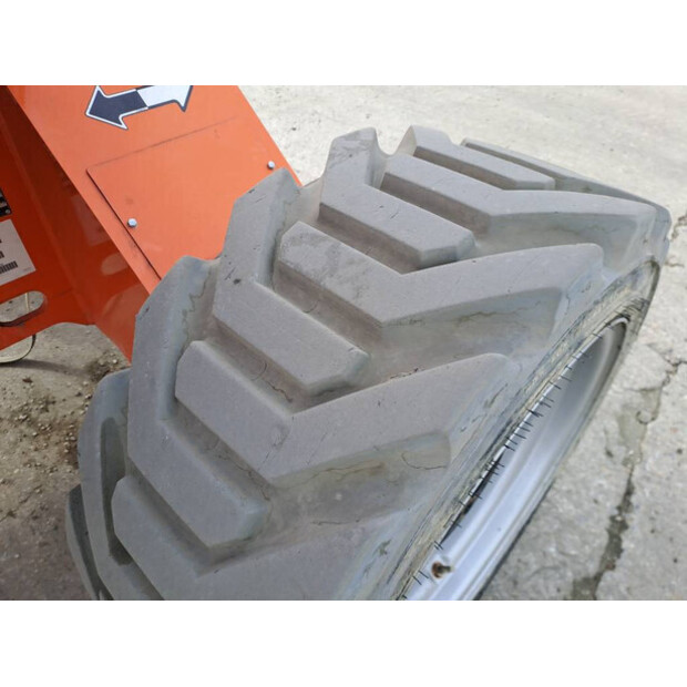 2022 جيه ال جي EC520AJ-46475304