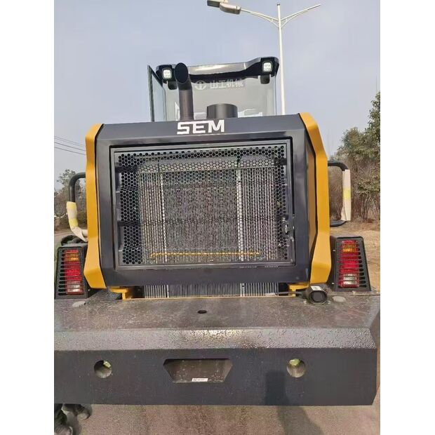 2023 سيم 636F-46475900