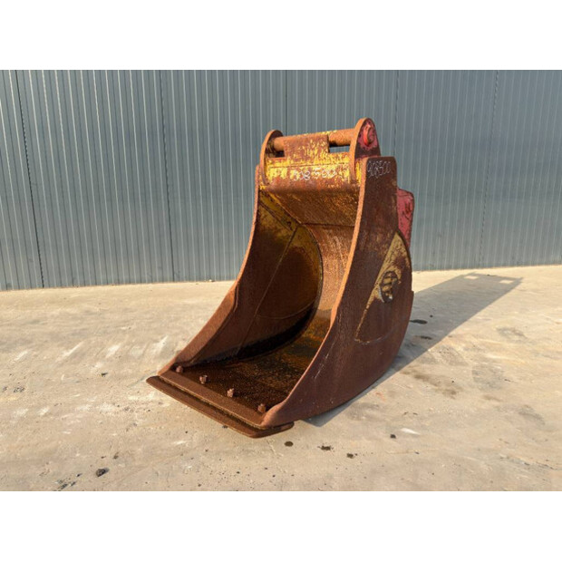 2017 OilQuick OQ65-46476133