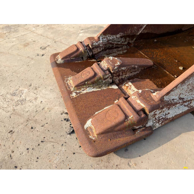 2015 فيراكتيرت CW20-46476164