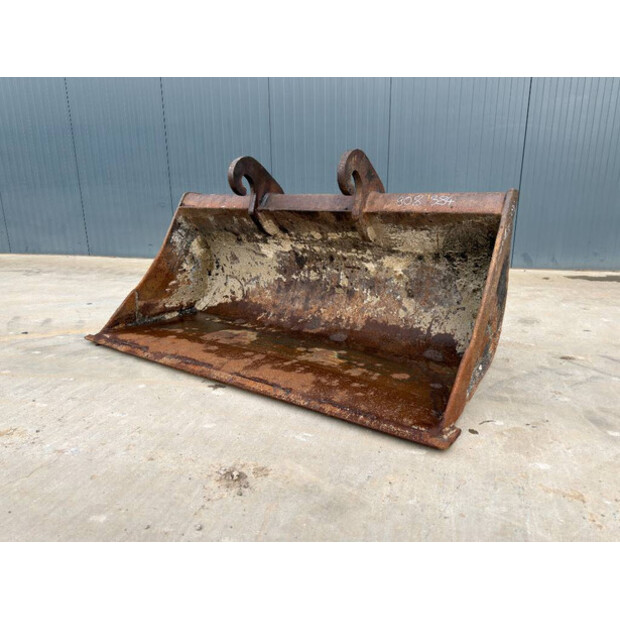 2011 فيراكتيرت CW40-46476169