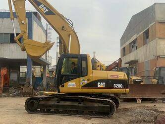 صورة ل حفارات مجنزرة 2022 كاتربيلر 320C