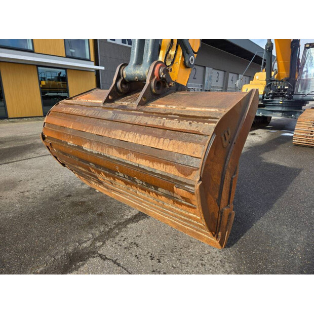 2016 هيونداي HX520L-46477876