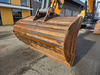 2016-hyundai-hx520l-1413309-46477876