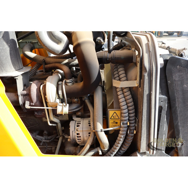 2023 جيه سي بي 4CX-46481475